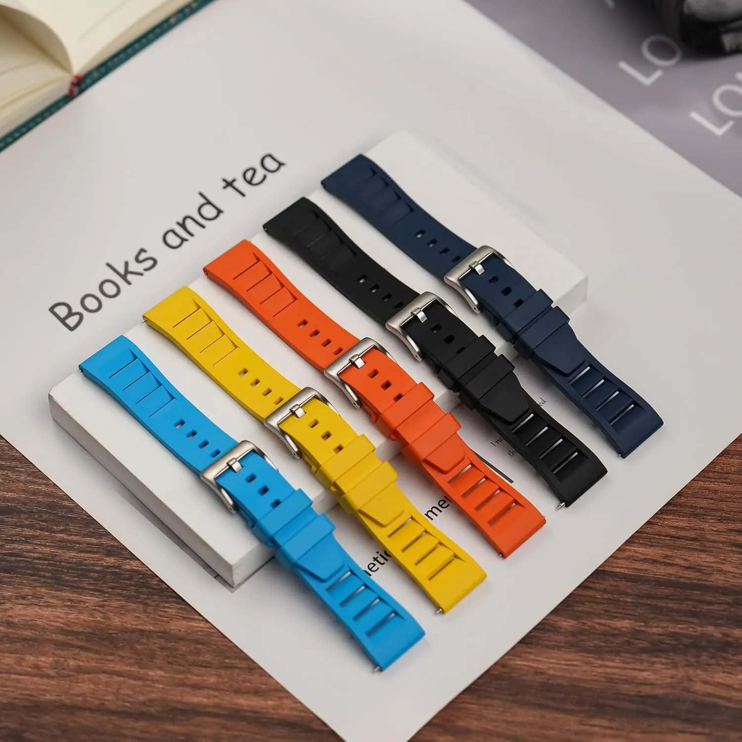 - Fluoroelastomer Watch circumstance Band Soft Breathable Durable Universal Replacement Band Strap for Men Women Fluororubber Watch Strap 20mm 22mm 