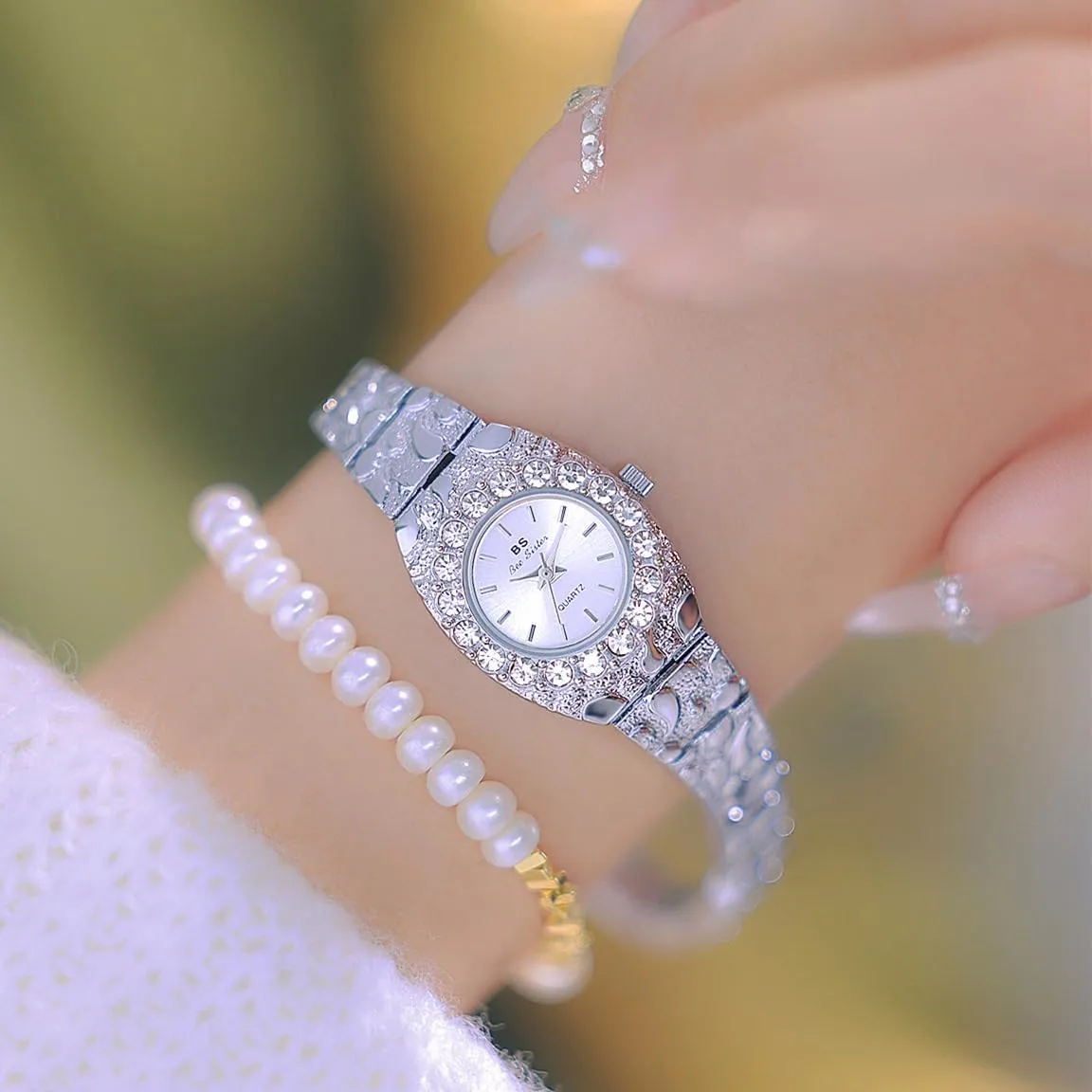 Fashion Dress Waterproof daylight antecedent realistically Women's Wristwatch with Analog Display Ladies Gift Elegant Diamond Bracelet Quartz Watch for Women ?C Light Luxury 