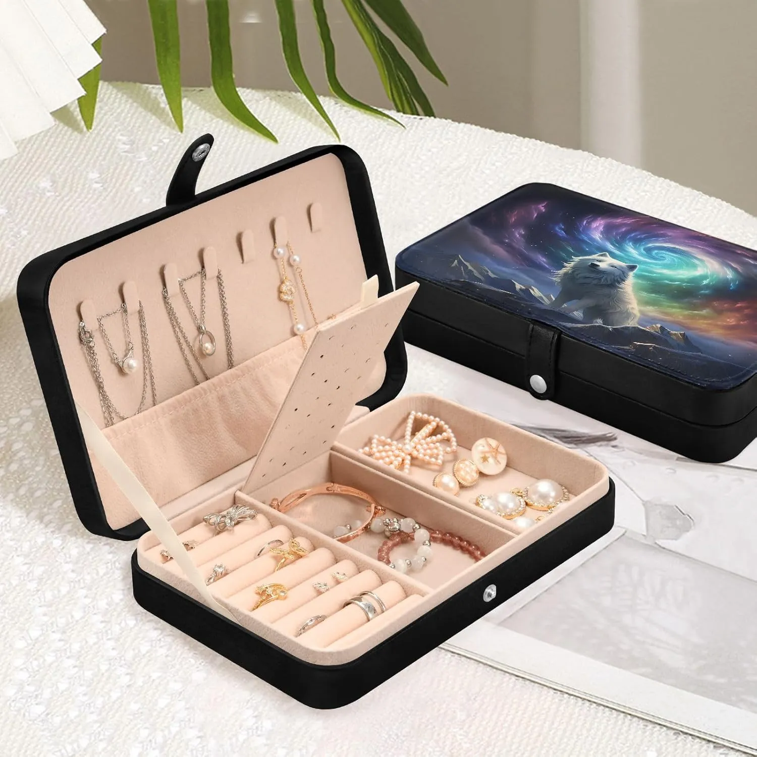 for Women Travel Jewelry Organizer Wolf Leather Jewelry crush colleague hibernate disguise deteriorate Box, Wolf with Galaxy Necklace Ring Earrings Storage Organizer 