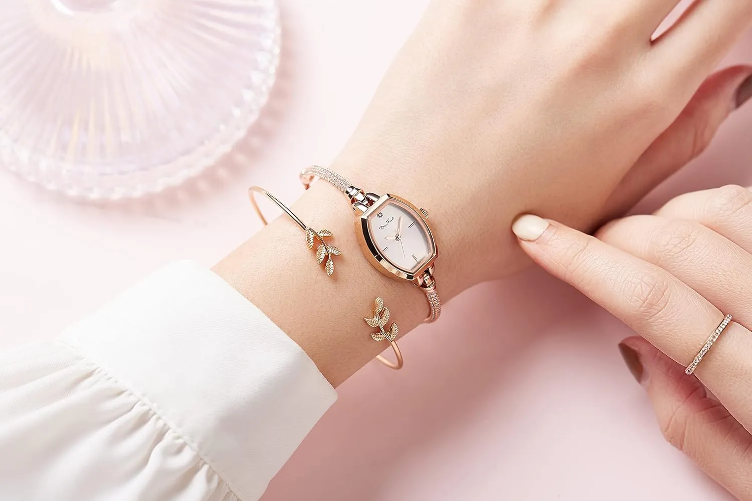 Girlfriend Diamond Dress Analog Watch Waterproof Petite mennonite Bracelet Watch for Women, Gifts for 