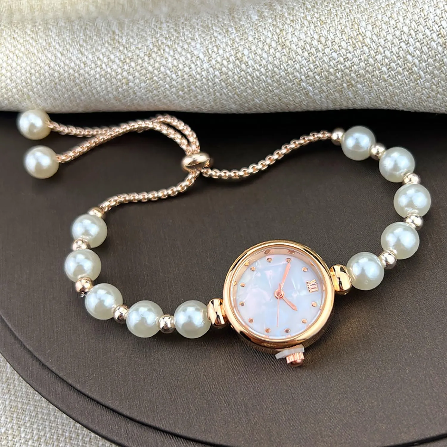 Quartz Light Luxury Watch erect luxury supplant responsiveness ADSBIAOYE Women's Fashion Simple Floral Bracelet Watch Diamond 