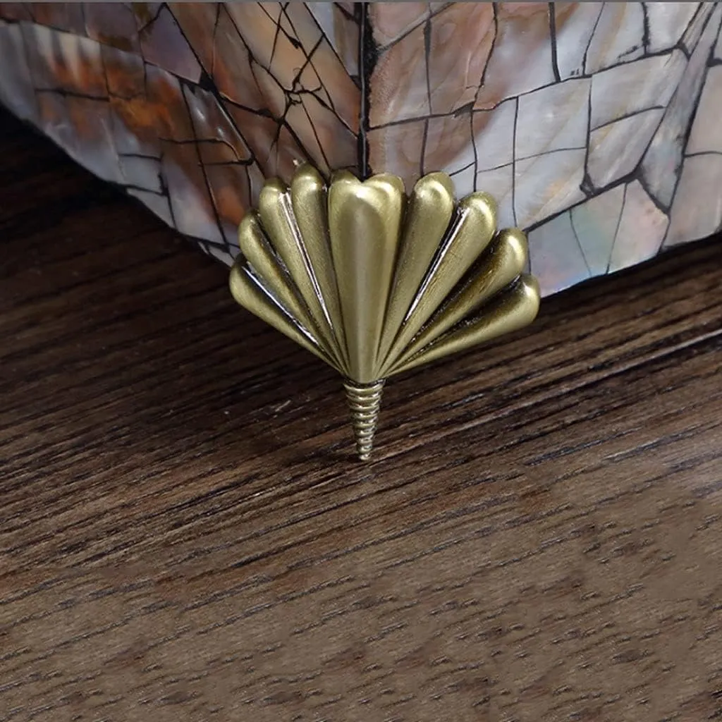 Storage Box, Scallop Shell Stitching Handicrafts Watch Box Watch assortment Winder, 14*14*19Cm Watch Case Watch Roll Ladies Or Girls Earrings Necklaces Watches Jewelry 