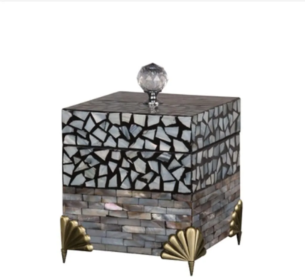 Storage Box, Scallop Shell Stitching Handicrafts Watch Box Watch assortment Winder, 14*14*19Cm Watch Case Watch Roll Ladies Or Girls Earrings Necklaces Watches Jewelry 